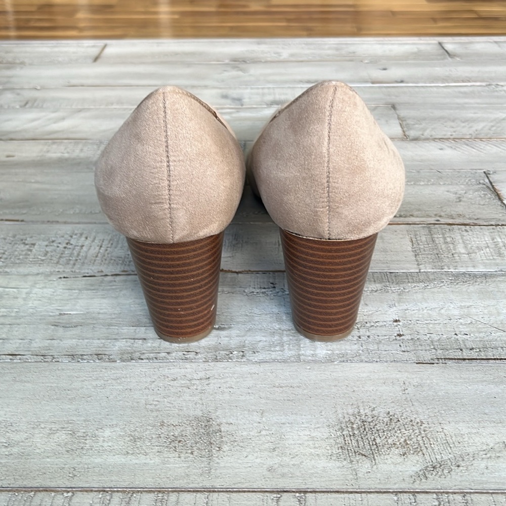 Heels - Picture 4 of 4